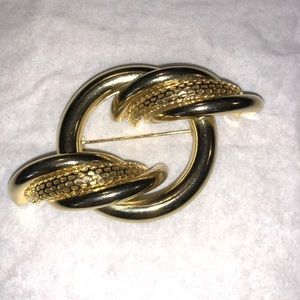Vintage Gold Tone Circular Brooch